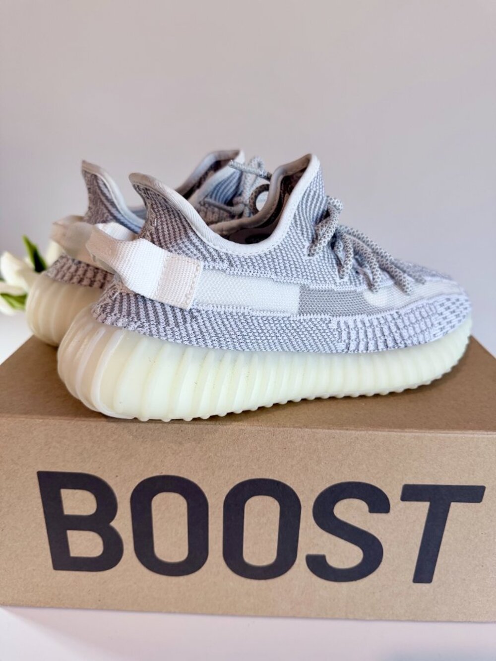 ADIDAS YEEZY BOOST 350 V2 “STATIC” EF2905 - US 7 - Picture 4 of 6